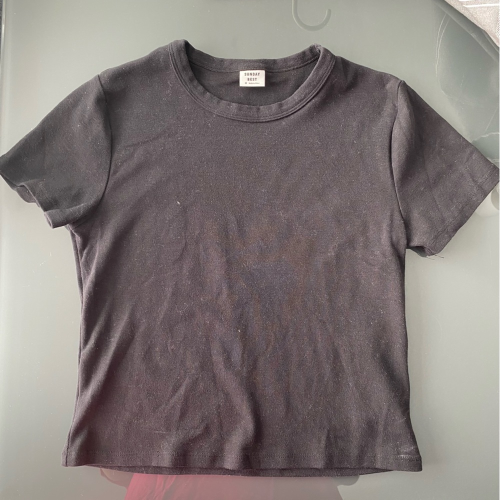 3/$20 Aritzia Sunday Best Tee